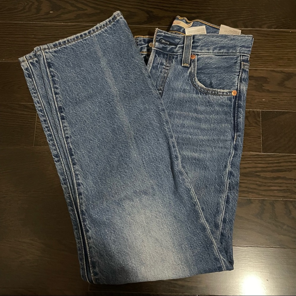 LEVIS- Ribcage Straight size 23